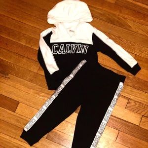 Girls two piece Calvin Klein set. Never worn.